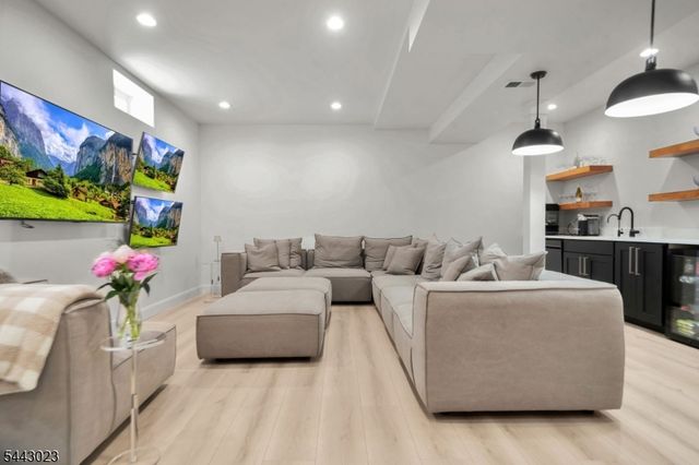 1233 Poplar Ave, Mountainside Boro, NJ 07092