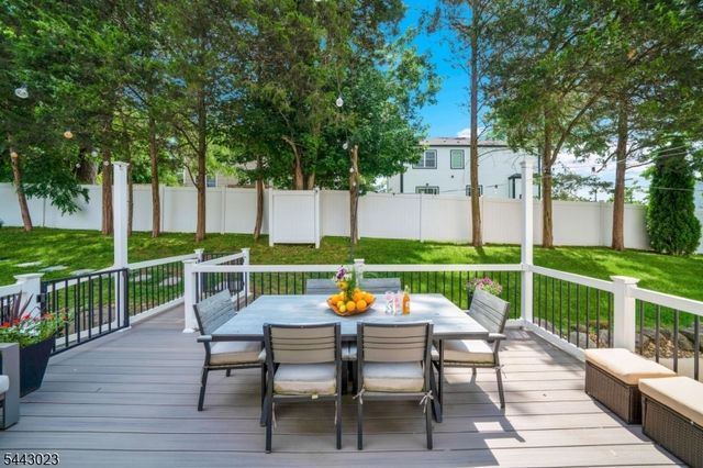 1233 Poplar Ave, Mountainside Boro, NJ 07092