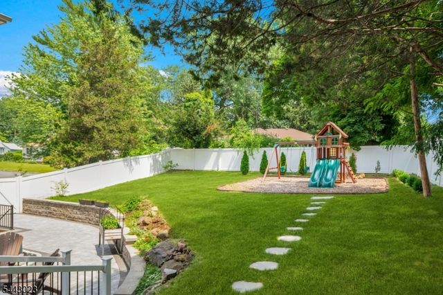 1233 Poplar Ave, Mountainside Boro, NJ 07092