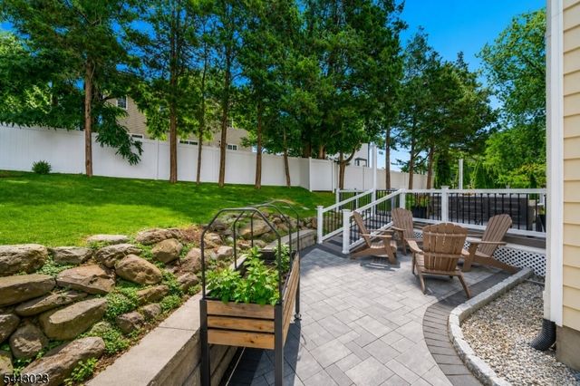 1233 Poplar Ave, Mountainside Boro, NJ 07092
