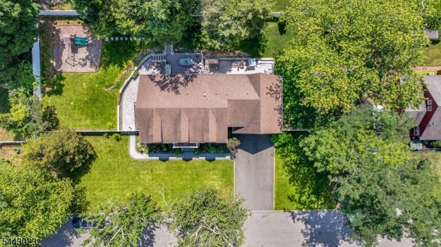 1233 Poplar Ave, Mountainside Boro, NJ 07092