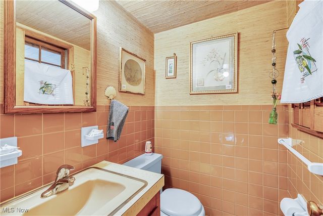 8351 Chesterton Drive, Youngstown, OH 44514