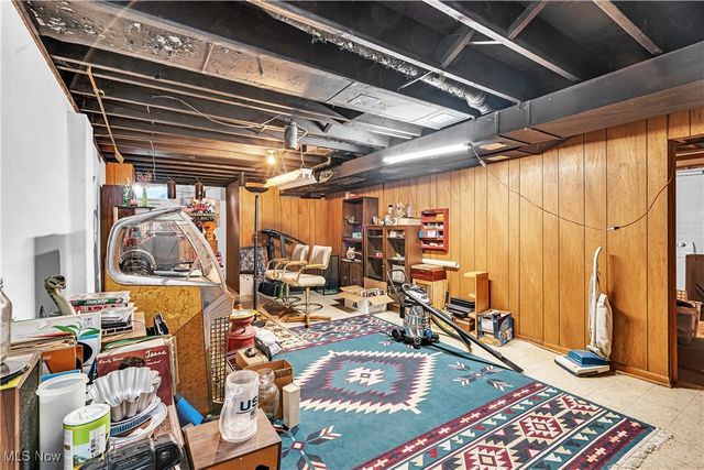 8351 Chesterton Drive, Youngstown, OH 44514