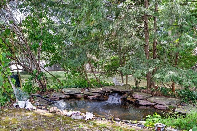 8351 Chesterton Drive, Youngstown, OH 44514