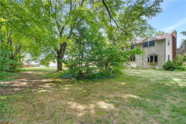 8351 Chesterton Drive, Youngstown, OH 44514