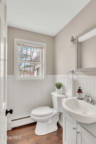 15 Apple Tree Lane, Clifton Park, NY 12065