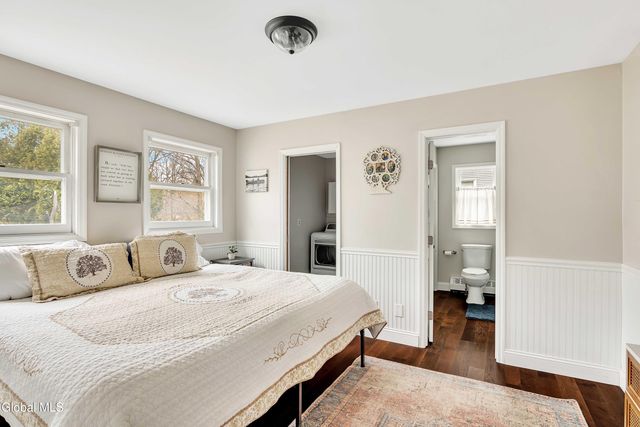 15 Apple Tree Lane, Clifton Park, NY 12065