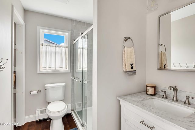 15 Apple Tree Lane, Clifton Park, NY 12065