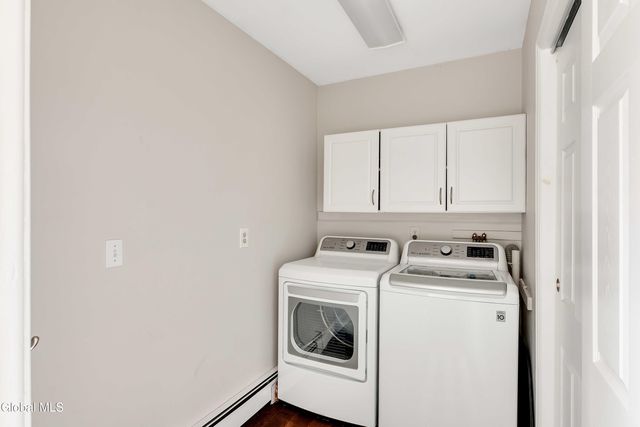 15 Apple Tree Lane, Clifton Park, NY 12065