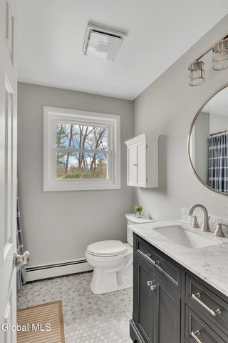 15 Apple Tree Lane, Clifton Park, NY 12065