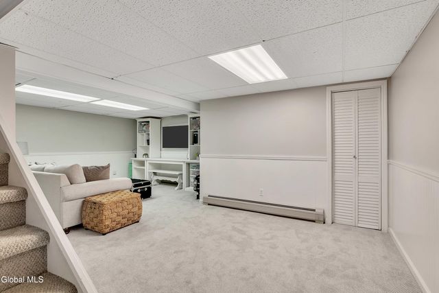 15 Apple Tree Lane, Clifton Park, NY 12065