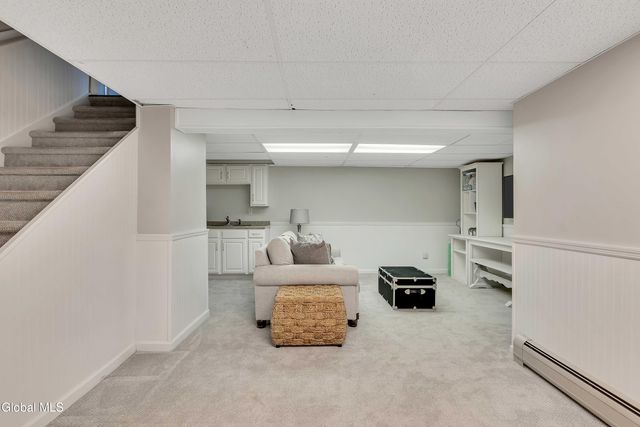 15 Apple Tree Lane, Clifton Park, NY 12065