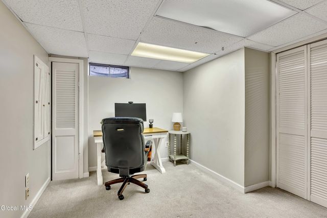 15 Apple Tree Lane, Clifton Park, NY 12065