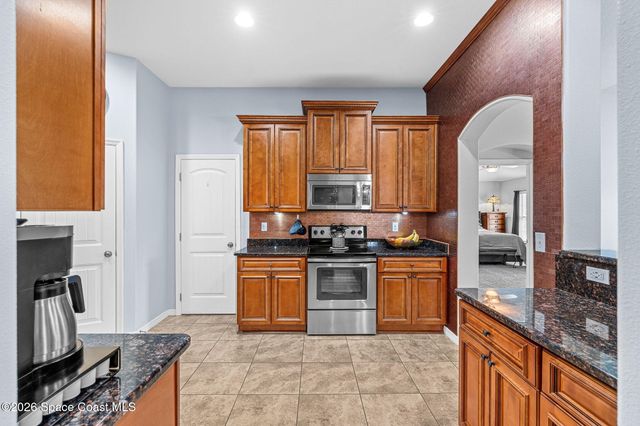 4148 Gardenwood Circle, Grant, FL 32949