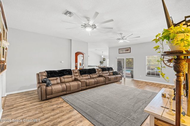 4148 Gardenwood Circle, Grant, FL 32949