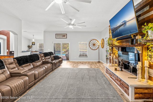 4148 Gardenwood Circle, Grant, FL 32949