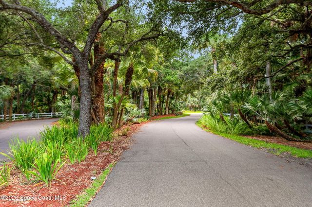 4148 Gardenwood Circle, Grant, FL 32949