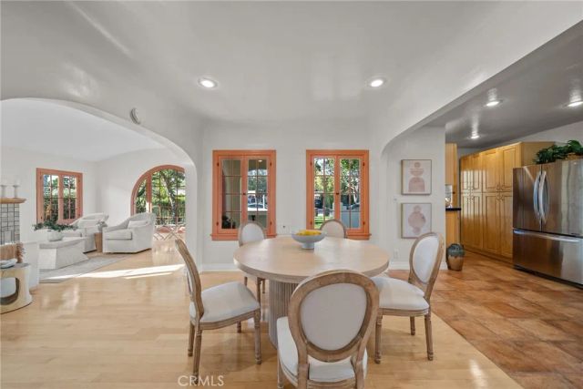 11048 Blix, West Toluca Lake, CA 91602