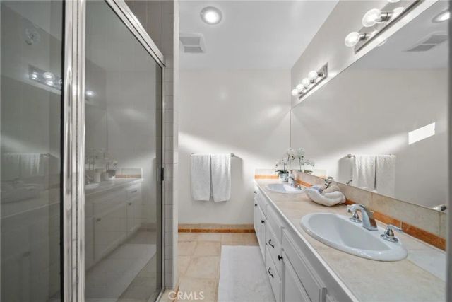 11048 Blix, West Toluca Lake, CA 91602