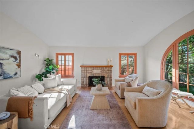 11048 Blix, West Toluca Lake, CA 91602