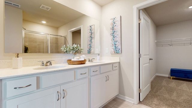 812 2nd Street NE, Altoona, IA 50009