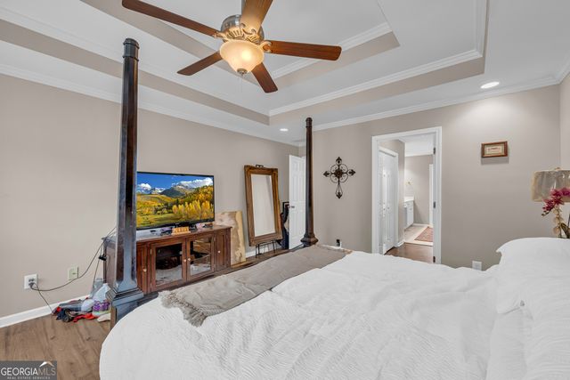 105 Hidden Lake Court, Hull, GA 30646