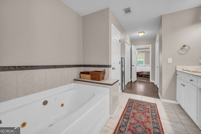 105 Hidden Lake Court, Hull, GA 30646