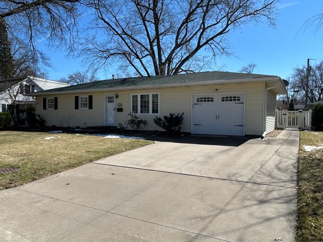 430 26th Avenue, East Moline, IL 61244