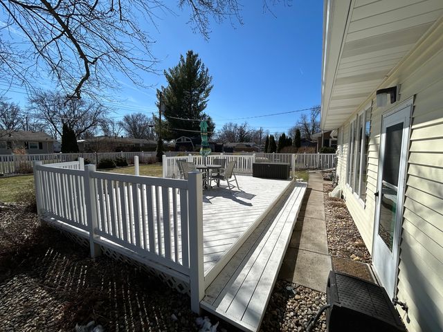 430 26th Avenue, East Moline, IL 61244