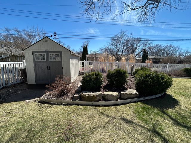 430 26th Avenue, East Moline, IL 61244