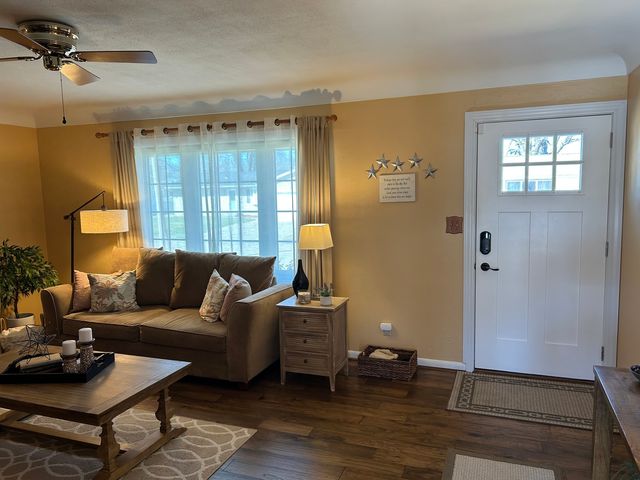 430 26th Avenue, East Moline, IL 61244