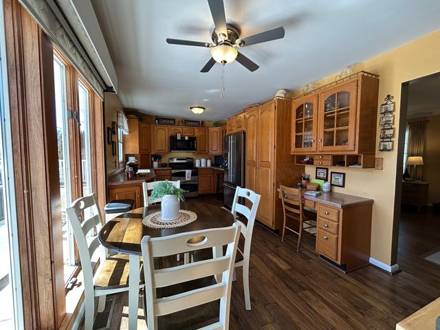 430 26th Avenue, East Moline, IL 61244