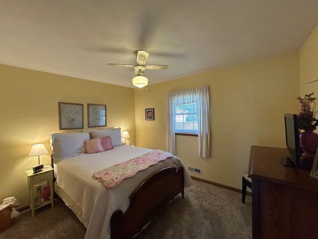 430 26th Avenue, East Moline, IL 61244