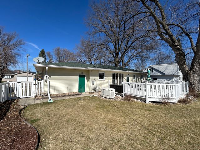 430 26th Avenue, East Moline, IL 61244