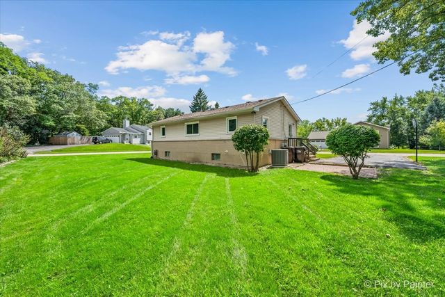 239 Vista Road, Lake Zurich, IL 60047