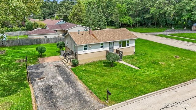 239 Vista Road, Lake Zurich, IL 60047