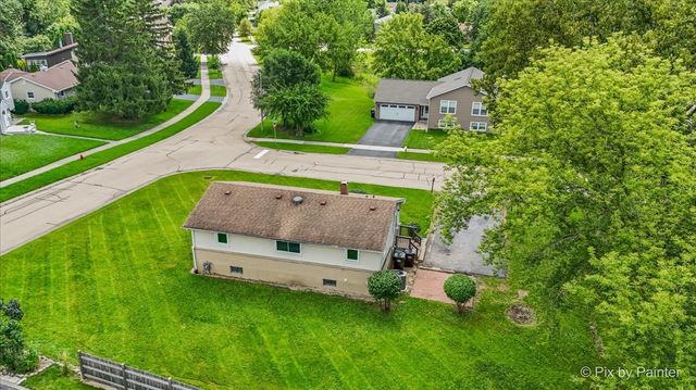 239 Vista Road, Lake Zurich, IL 60047