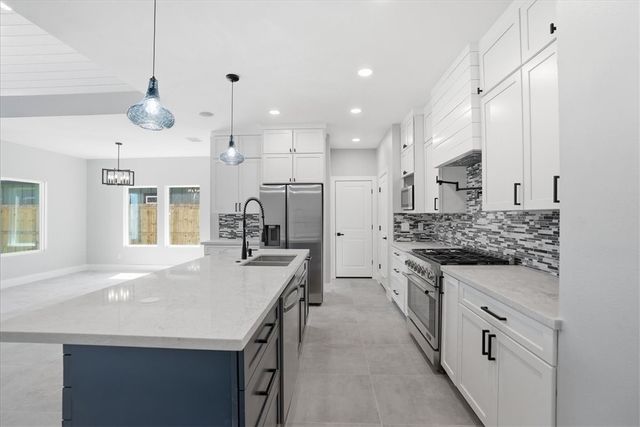 741 S 10th, Aransas Pass, TX 78336