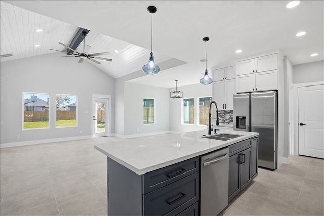 741 S 10th, Aransas Pass, TX 78336