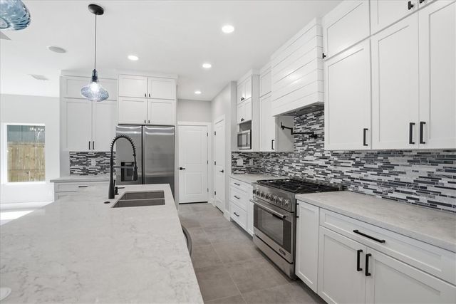 741 S 10th, Aransas Pass, TX 78336