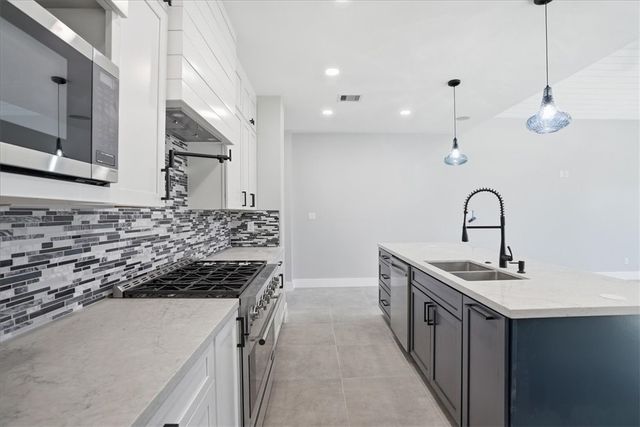 741 S 10th, Aransas Pass, TX 78336