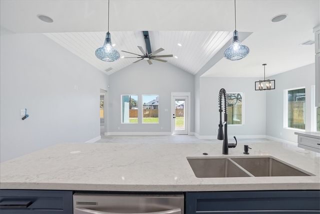 741 S 10th, Aransas Pass, TX 78336