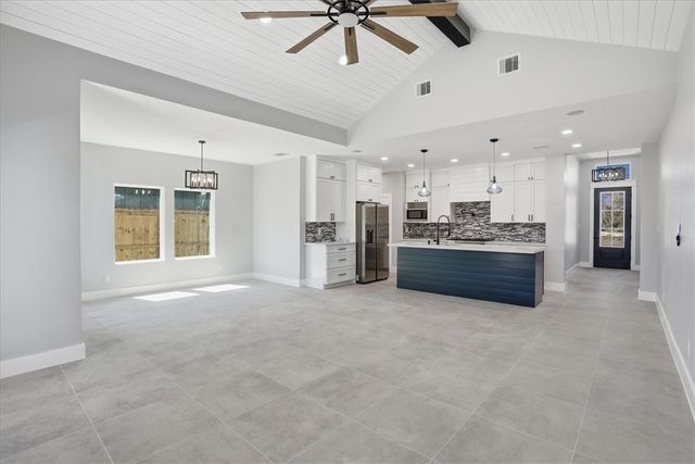 741 S 10th, Aransas Pass, TX 78336