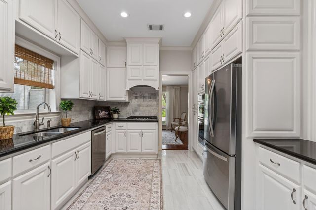506 Briar Hill Drive, Houston, TX 77042