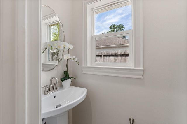 506 Briar Hill Drive, Houston, TX 77042