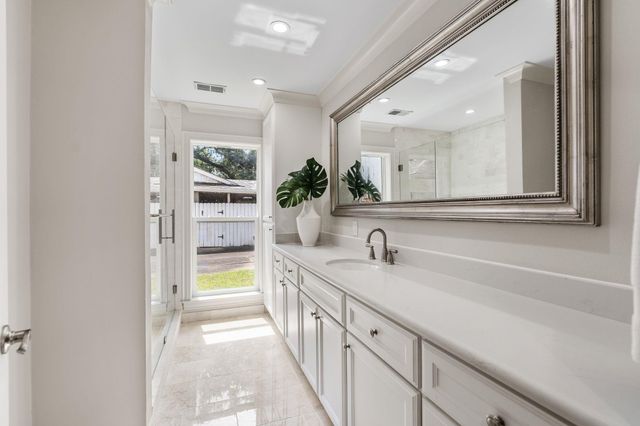 506 Briar Hill Drive, Houston, TX 77042