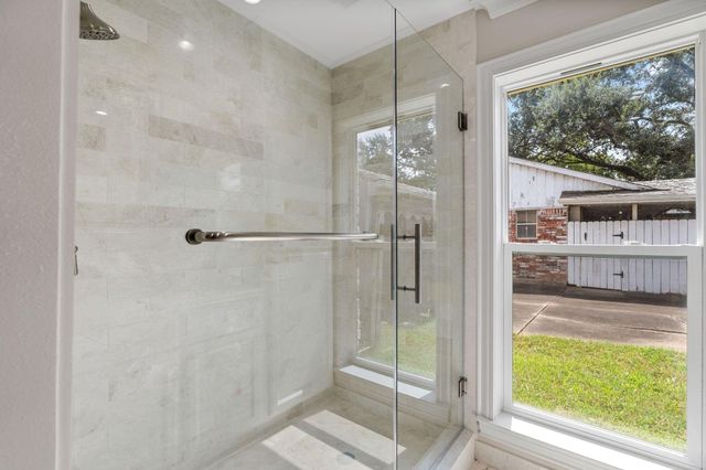 506 Briar Hill Drive, Houston, TX 77042
