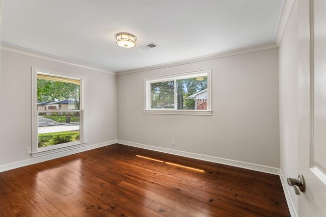 506 Briar Hill Drive, Houston, TX 77042