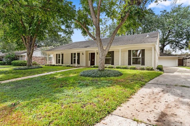 506 Briar Hill Drive, Houston, TX 77042