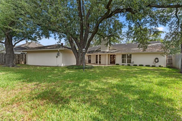 506 Briar Hill Drive, Houston, TX 77042